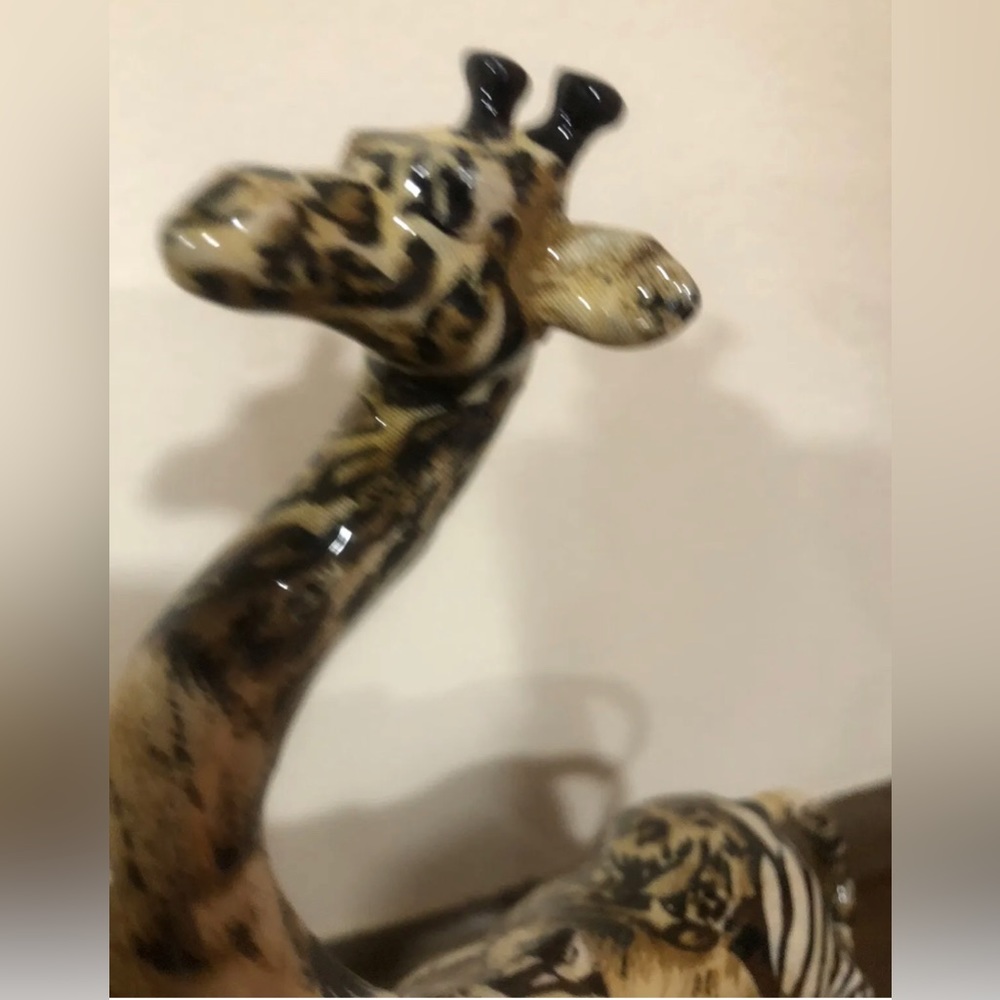 La Vie Standing Giraffe Safari Collection Animal Patchwork Figurine.
